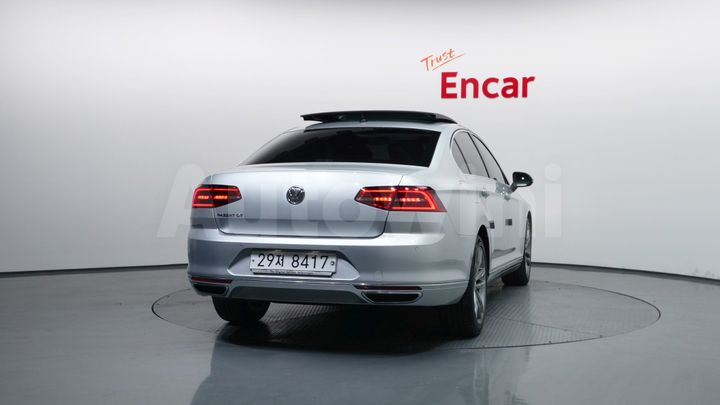 Volkswagen Passat 2018 — 4