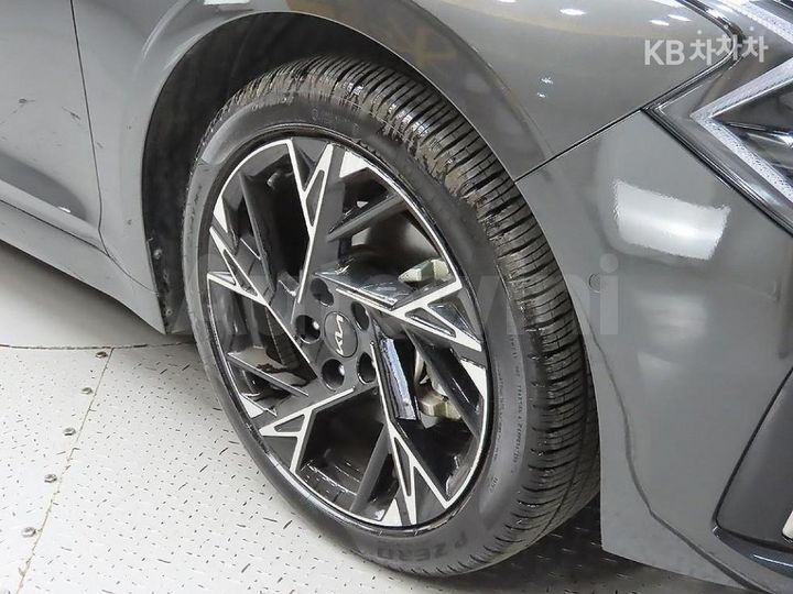 Kia K5 2025 — 5