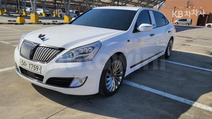 Hyundai Equus 2010 — 3