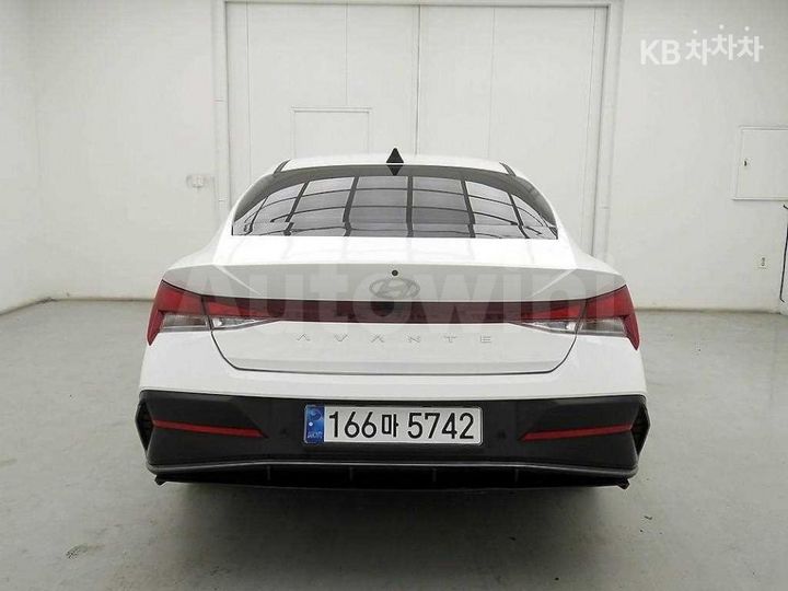 Hyundai Avante 2024 — 3
