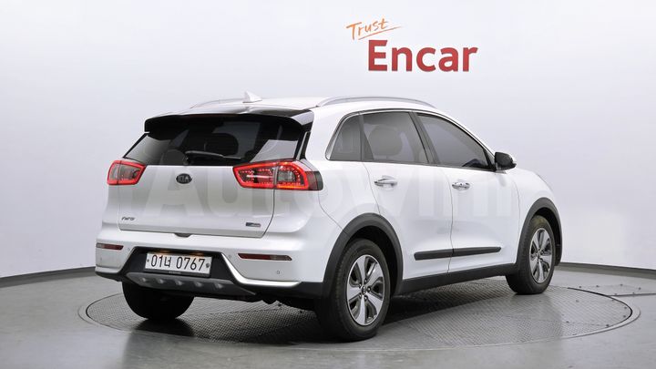 Kia Niro 2017 — 2
