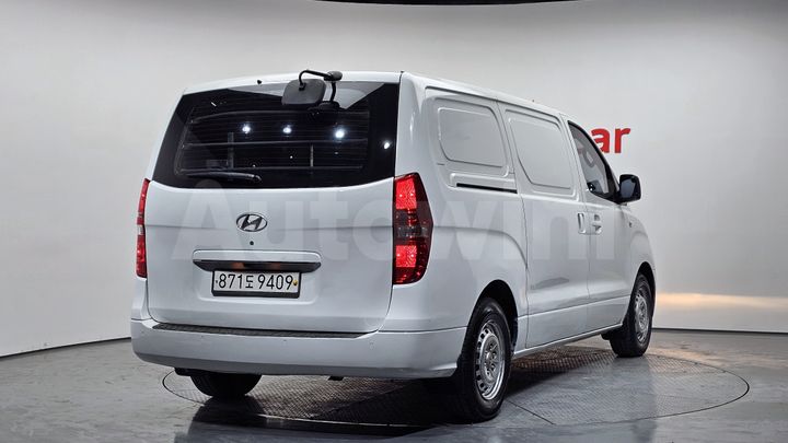 Hyundai Starex 2016 — 2