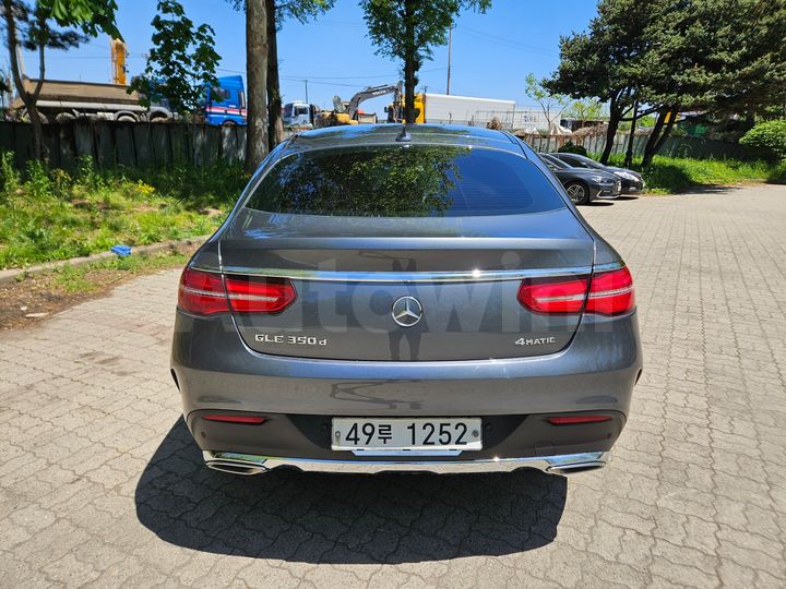 Mercedes Benz GLE Class 2017 — 4
