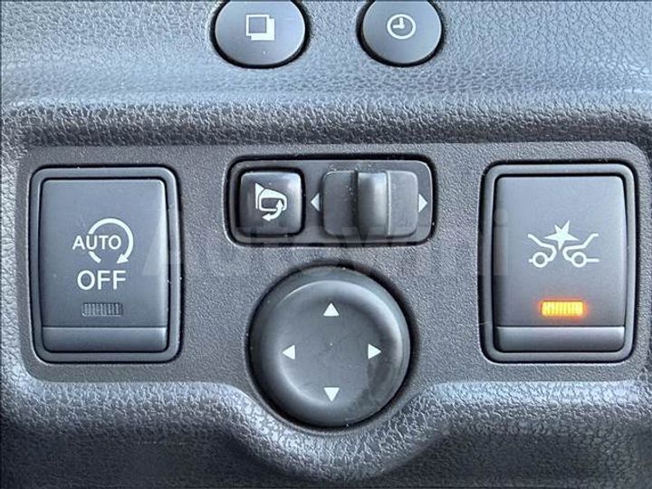 Nissan Note 2015 — 4