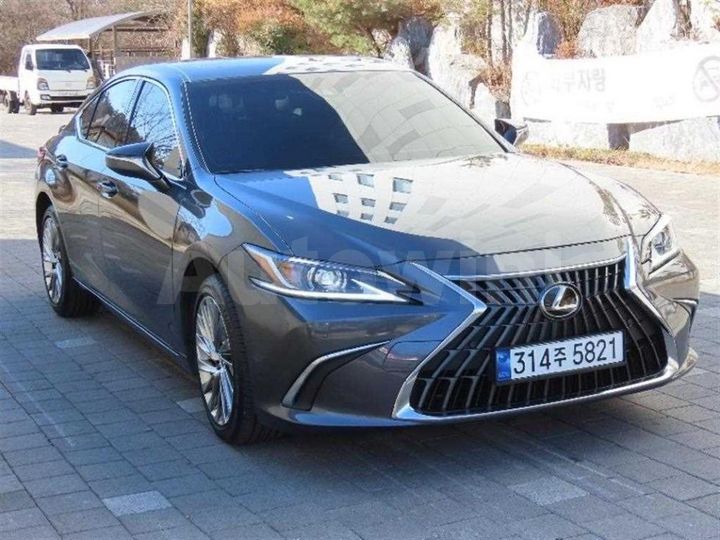 Lexus ES 2023 — 2