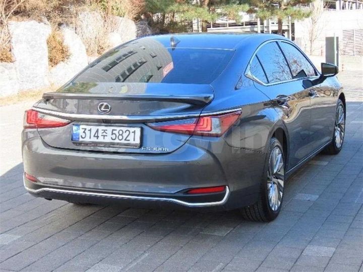 Lexus ES 2023 — 3