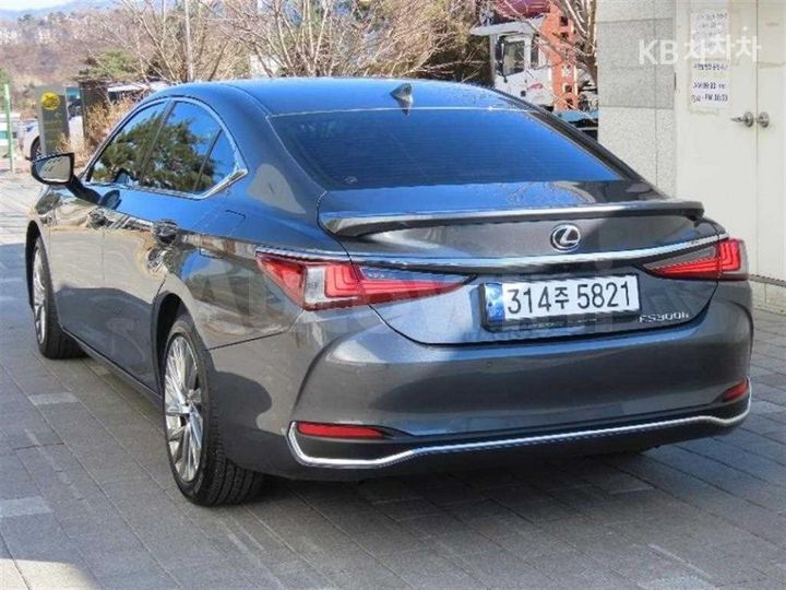 Lexus ES 2023 — 4
