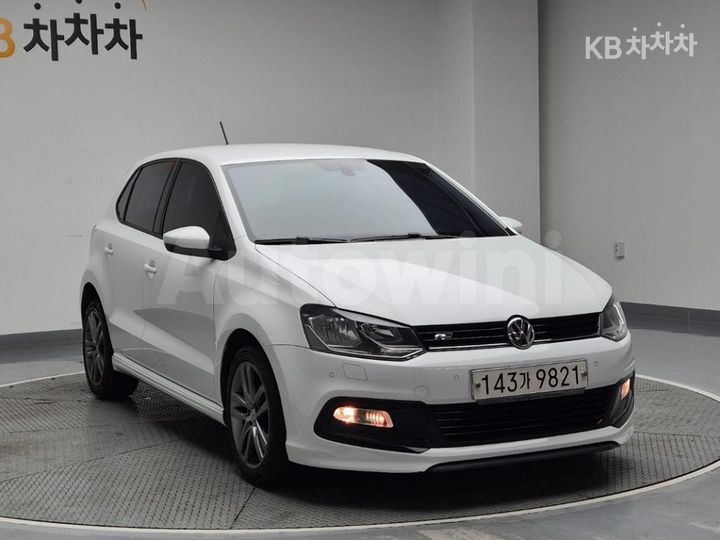 Volkswagen Polo 2015 — 4
