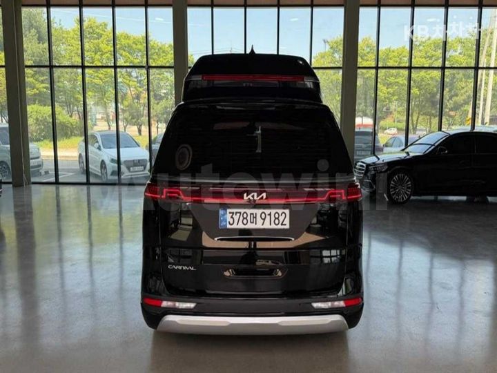 Kia Carnival 2023 — 4