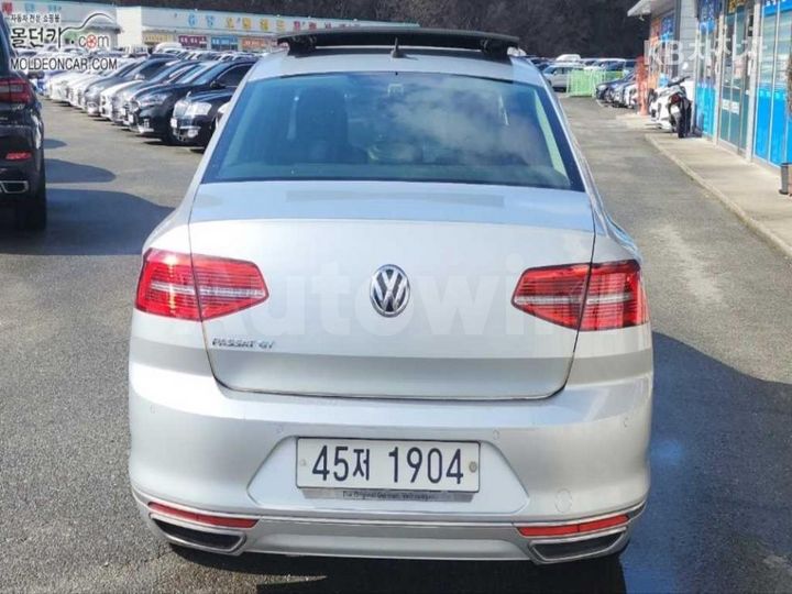 Volkswagen Passat 2018 — 4