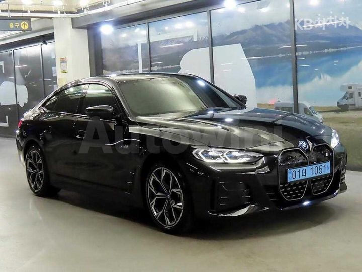 BMW i4