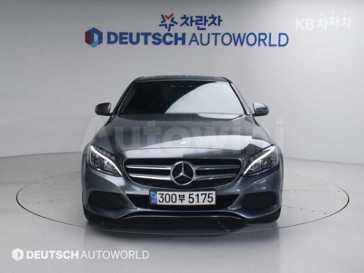 Mercedes-Benz C Class 2017 — 3