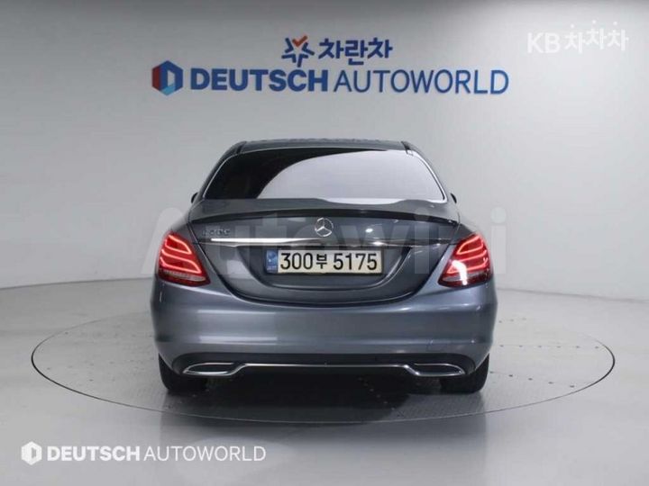 Mercedes-Benz C Class 2017 — 4