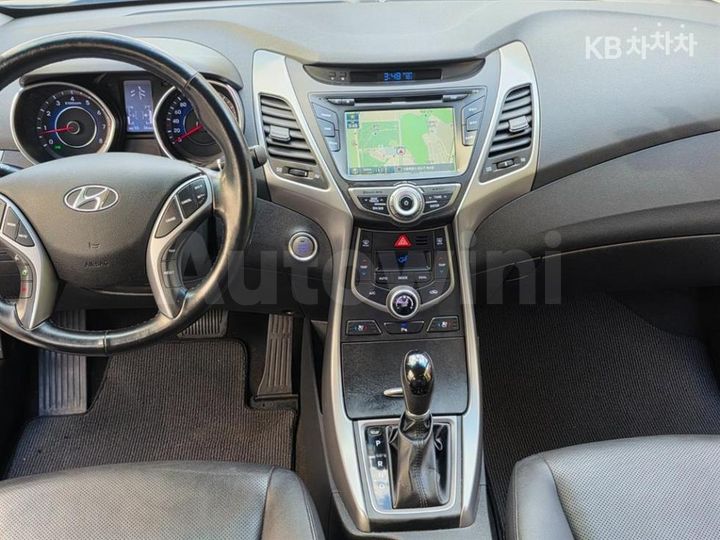 Hyundai Avante 2015 — 2