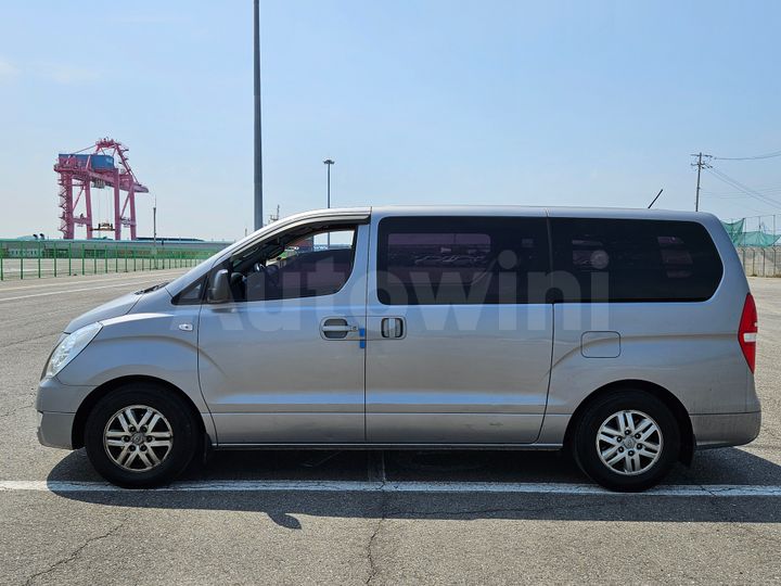 Hyundai Starex 2017 — 2