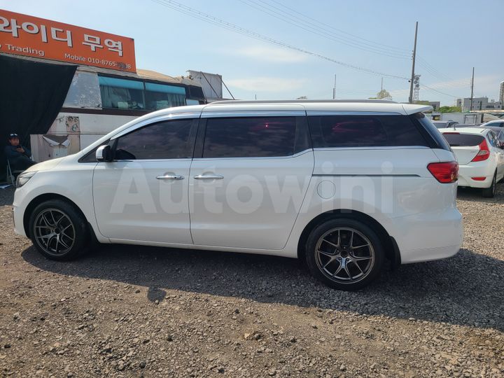 Kia Carnival 2015 — 2