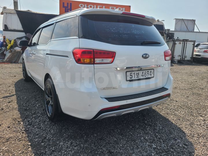 Kia Carnival 2015 — 3