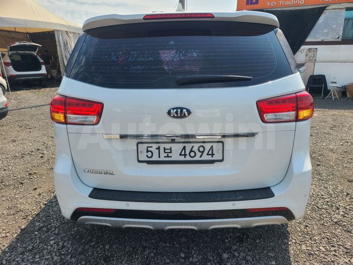 Kia Carnival 2015 — 4