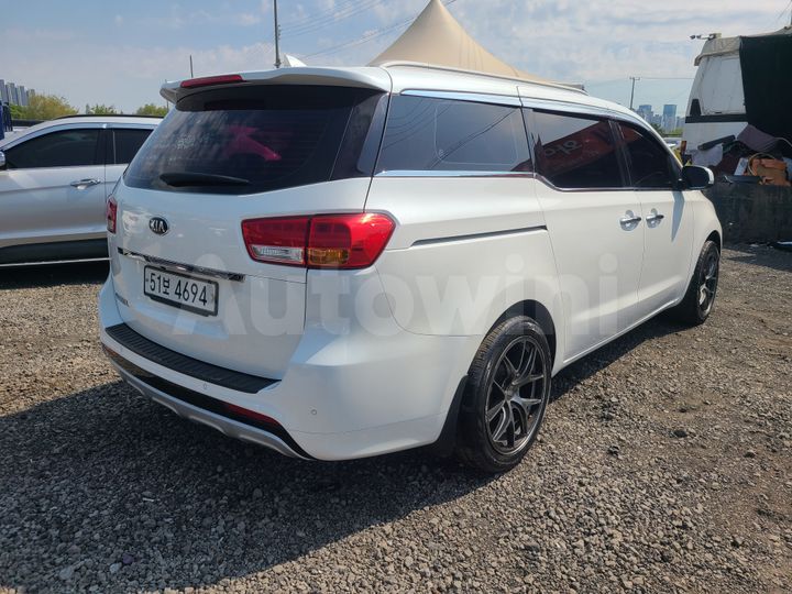 Kia Carnival 2015 — 5