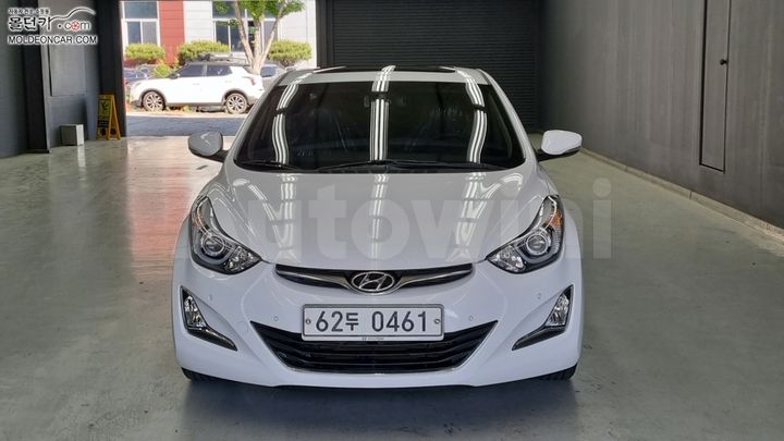 Hyundai Avante 2015 — 3