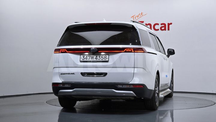 Kia Carnival 2021 — 4