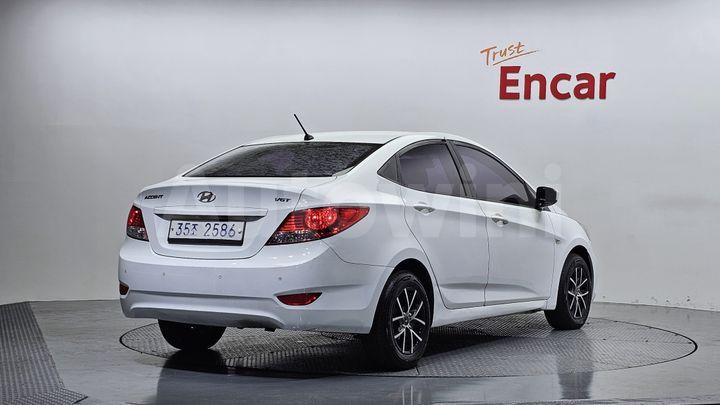 Hyundai Accent 2014 — 2