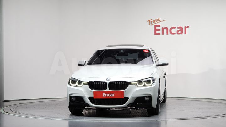 BMW 3 Series 2018 — 3