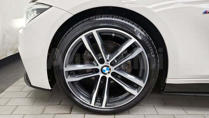 BMW 3 Series 2018 — 5