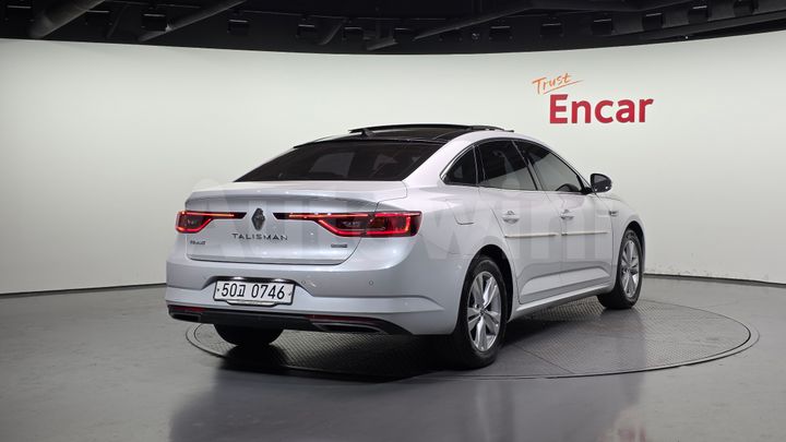 Renault SM6 2016 — 2