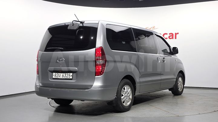 Hyundai Starex 2017 — 2