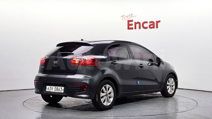 Kia Pride 2015 — 2