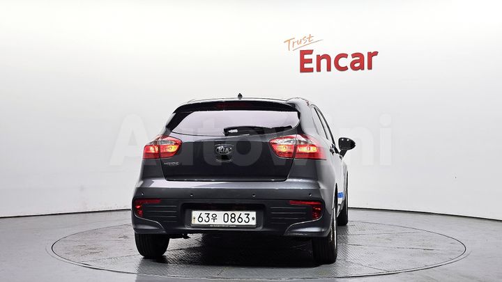 Kia Pride 2015 — 4