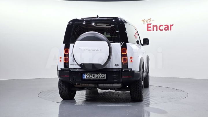 Land Rover Defender 2022 — 4