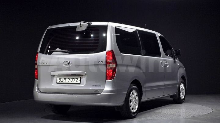 Hyundai Starex 2013 — 2