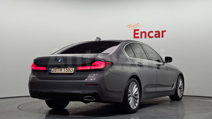 BMW 5 Series 2022 — 2