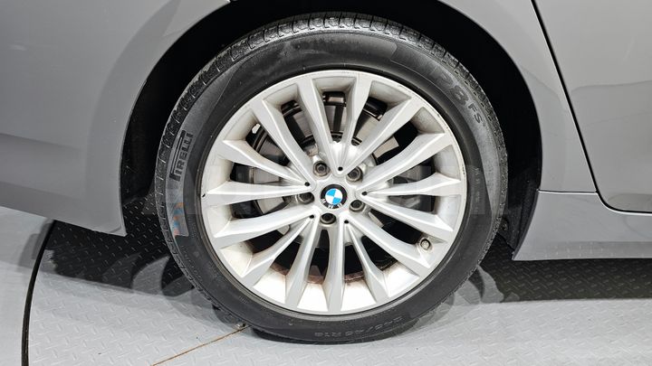 BMW 5 Series 2022 — 5