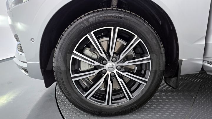 Volvo XC60 2020 — 5