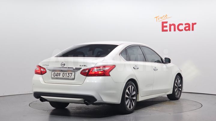 Nissan Altima 2017 — 2