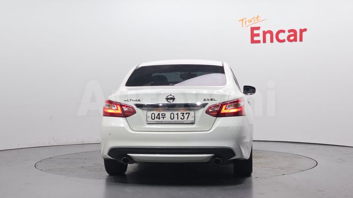 Nissan Altima 2017 — 4
