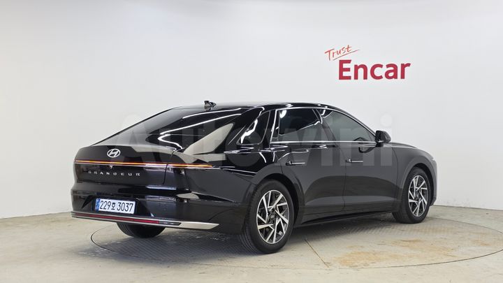 Hyundai Grandeur 2025 — 2