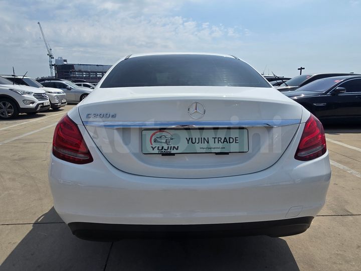Mercedes Benz C Class 2018 — 4