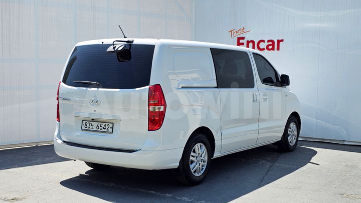 Hyundai Starex 2017 — 2