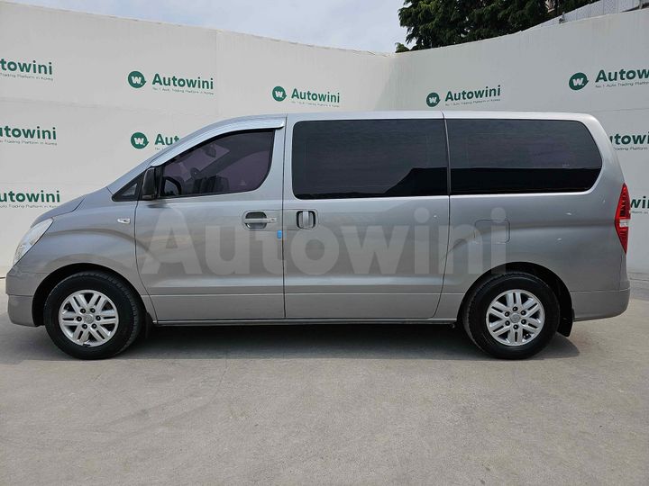 Hyundai Starex 2017 — 2