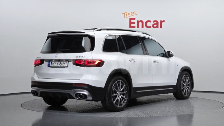 Mercedes Benz GLB Class 2023 — 2