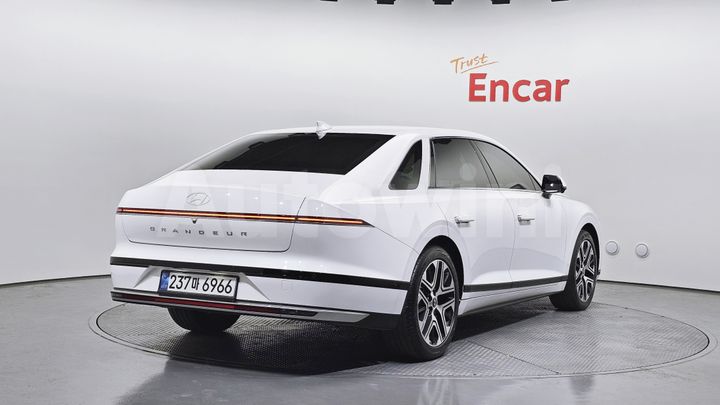 Hyundai Grandeur 2023 — 2