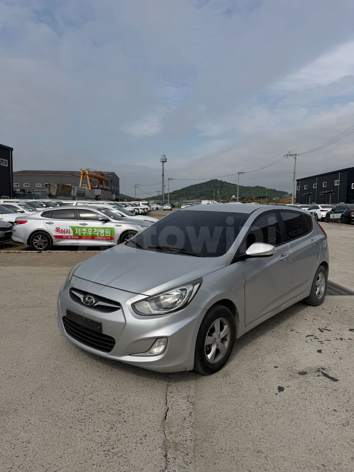 Hyundai Accent 2014 — 2