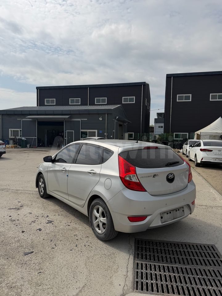Hyundai Accent 2014 — 4