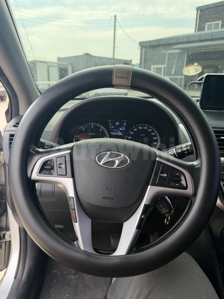 Hyundai Accent 2014 — 5