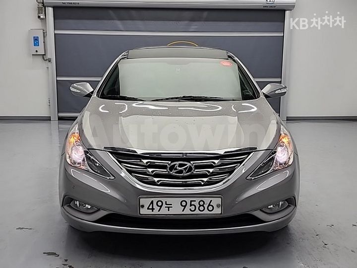 Hyundai Sonata 2010 — 2