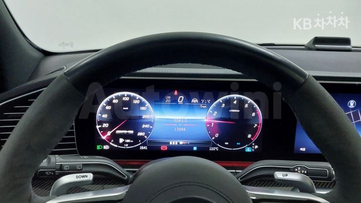 Mercedes Benz GLE Class 2024 — 5